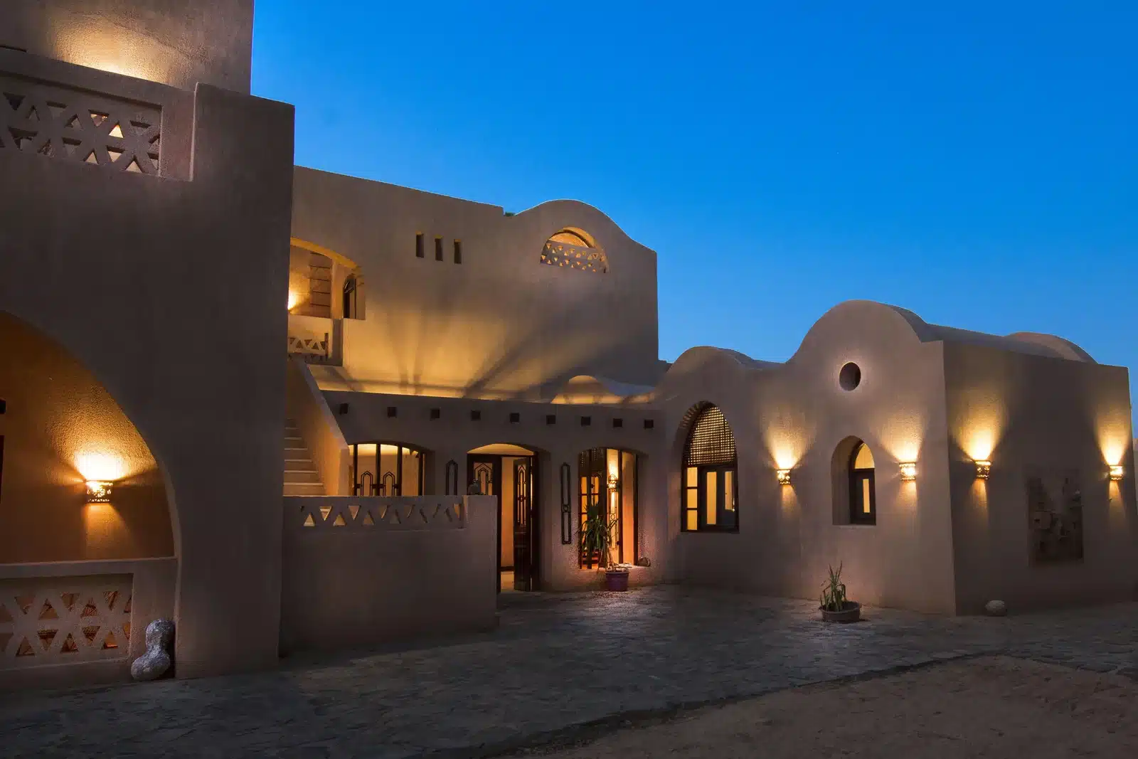 Tzila Bahariya dome architecture