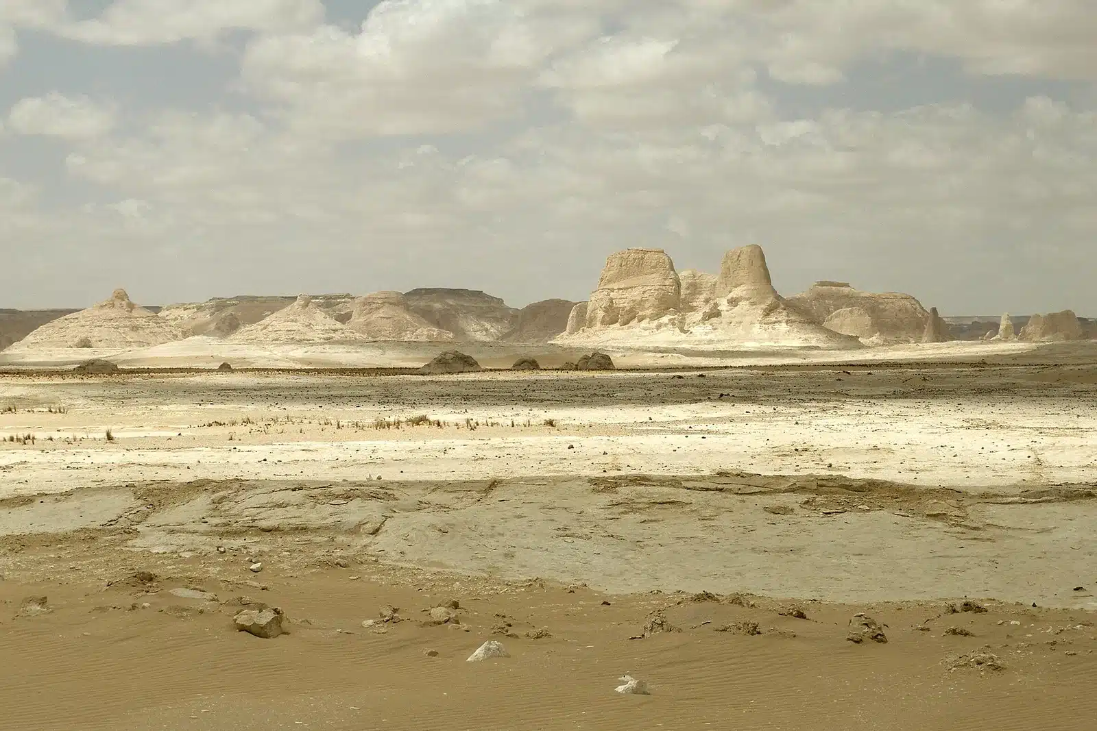 White Desert Egypt safari route and desert landscape
