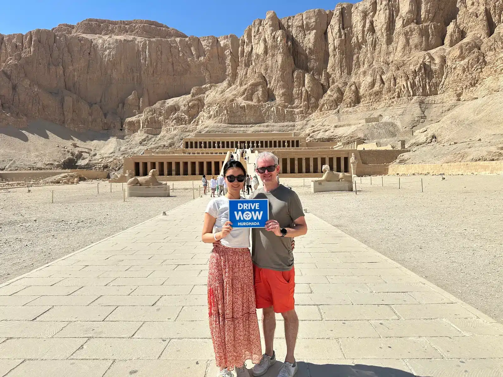 Travelers in front of Hatshepsut Temple during a Luxor day trip